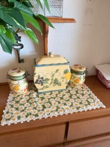 Vintage-Nonnis-Biscotti-Cookie-Jar-Set-Tuscan-Fruits