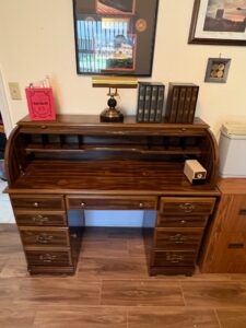 Winners-Only-Roll-Top-Desk