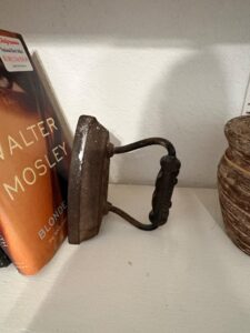 Antique-Cast-Iron-Sad-Iron