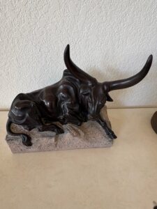 Bronze-Watusi-Bull-Sculpture