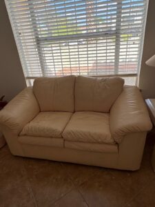 Contemporary-Leather-Loveseat