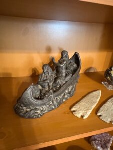 Native-American-Canoe-Sculpture