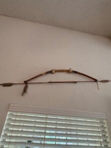 Native-American-Style-Decorative-Bow-and-Arrow-Set