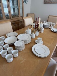 Royal-Majestic-Fine-China-DOr-Dinnerware-Set