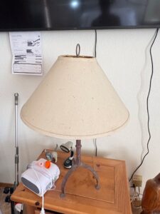 Rustic-Wrought-Iron-Tripod-Table-Lamp