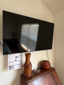 Samsung-inch-Class-UH-Series-Crystal-UHD-K-Smart-Tizen-TV-B-second-image