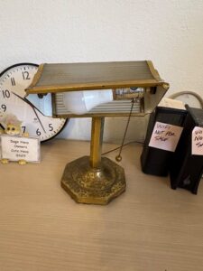 Vintage-Brass-Bankers-Piano-Lamp