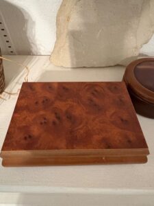 Vintage-Burl-Wood-Travel-Grooming-Kit