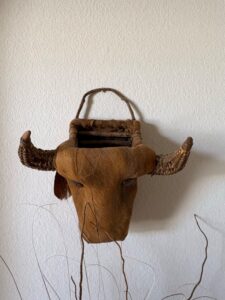 Vintage-Esparto-Grass-Bull-Head-Wall-Planter