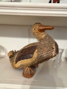 Vintage-Shell-Art-Duck-Figurine