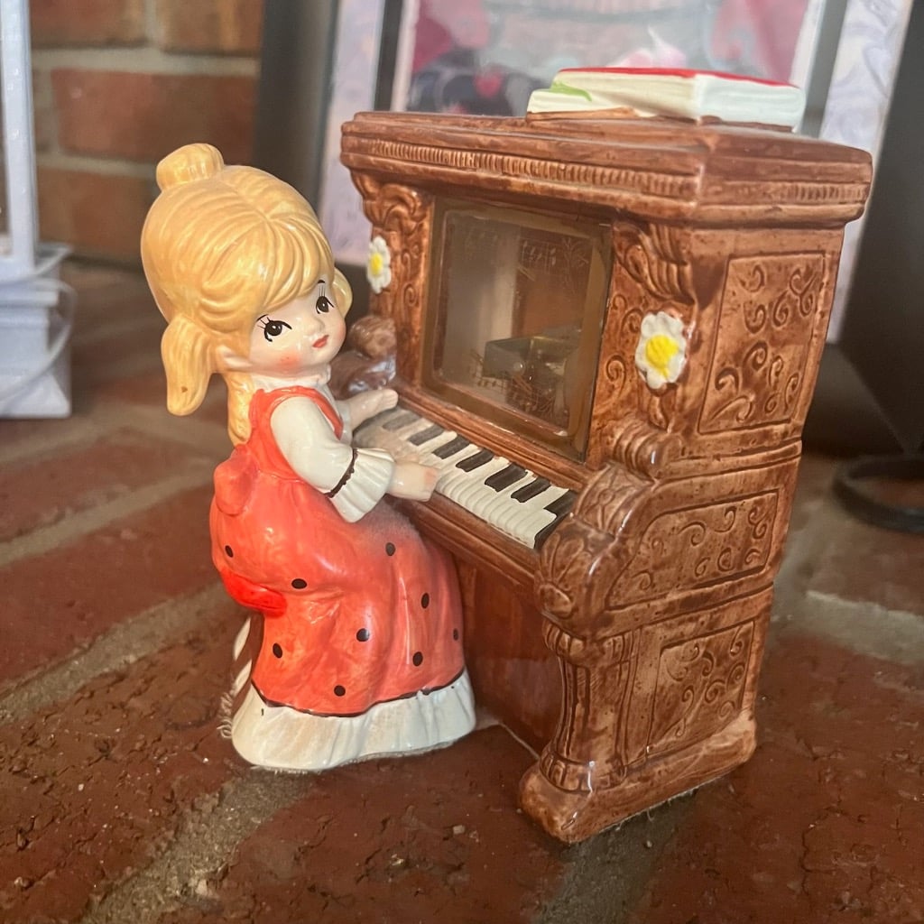 Estate Sale with Outdoor Furniture, Jewelry and Great Tools