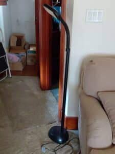 Adjustable-Floor-Lamp-with-Fluorescent-Tube-Fixture