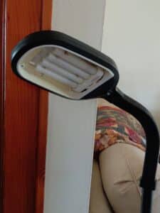 Adjustable-Floor-Lamp-with-Fluorescent-Tube-Fixture-second-image