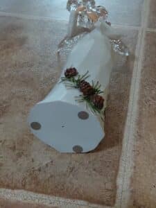 Angel-with-Pinecones-Figurine-third-image