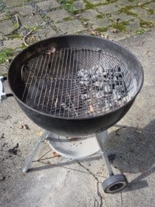 Black-Kettle-Grill-second-image