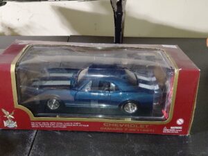 Camaro-Z-Die-Cast-Model-second-image