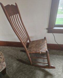 Childs-Spindle-Back-Rocker-second-image