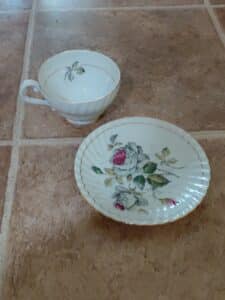 Floral-Teacup-and-Saucer-B