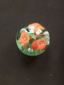 Glass-Paperweight-with-Red-Poppies-second-image