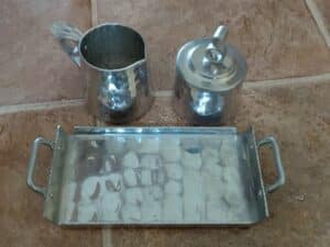Hammered-Metal-Sugar-and-Creamer-Set-with-Tray