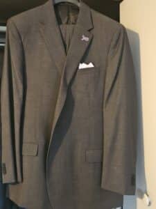 Mens-Gray-Suit