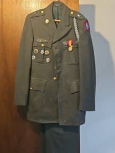 Military-Dress-Uniform