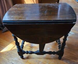 Oak-Gate-Leg-Drop-Leaf-Table-third-image