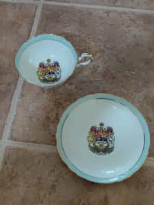 Paragon-Canada-Coat-of-Arms-Tea-Cup-and-Saucer