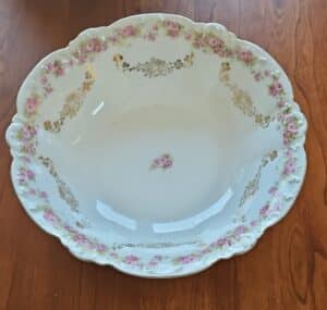 Porcelain-Rose-Serving-Bowl