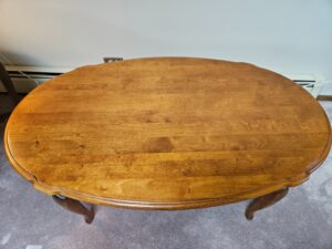 Queen-Anne-Style-Oval-Coffee-Table-second-image
