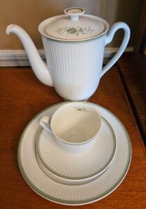 Royal-Copenhagen-Green-Melodi-or-Dinnerware-Piece-Set