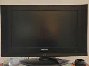 Samsung-Flat-Screen-Television