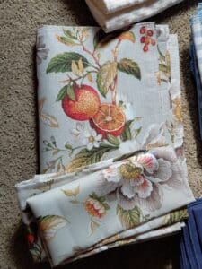 Set-of-Floral-Citrus-Print-Place-Mats-and-Matching-Napkins