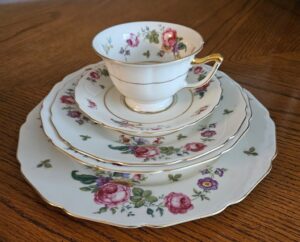 Thomas-Ivory-Rosemont-Piece-Set
