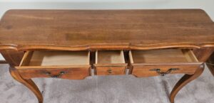 Three-Drawer-Console-Table-second-image