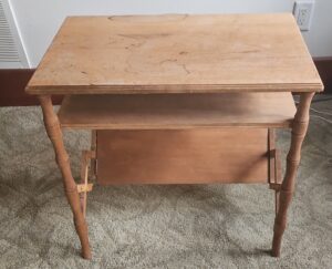 Turned-Leg-Side-Table