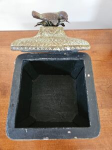 Vintage-Bird-Trinket-Box-second-image