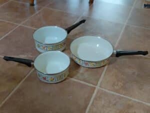 Vintage-Enamelware-Pots-and-Pan-Set