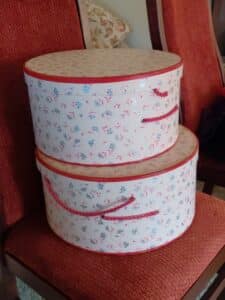 Vintage-Hat-Box-Set-third-image