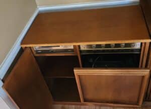 Vintage-Stereo-Cabinet-second-image