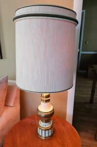 Vintage-Stiffel-Brass-and-Porcelain-Table-Lamp-second-image