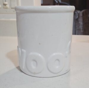 White-Ceramic-woofUtensil-Holder
