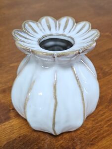 White-Poppy-Head-Ceramic-Bud-Vase