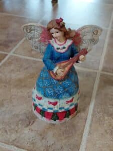 Woodcarving-Angel-Figurine