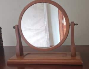 Wooden-Tabletop-Mirror