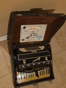 Accordian-with-Case-and-Book-third-image