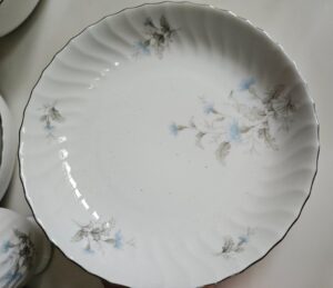 Amcrest-Thistledown-Serving-Bowls-and-Creamer-Set-piece-set-second-image