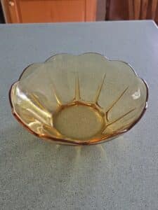 Anchor-Hocking-Amber-Glass-Scalloped-Bowl