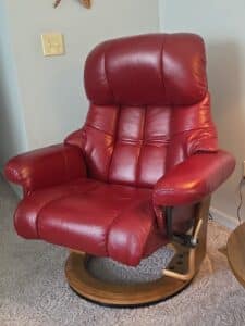 Benchmaster-Nicholas-II-Recliner-Ottoman-second-image