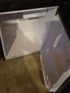 Black-Mini-Fridge-second-image